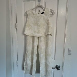 Kourt Cream 2-Piece Pants Set Sleeveless Wide Leg Crop Pants. Small